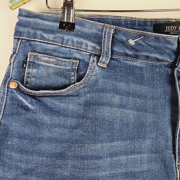 Judy Blue Mid Rise Cuffed Hem Med Wash Denim Shorts JB150038, Plus Size, 2XL - Picture 5 of 8